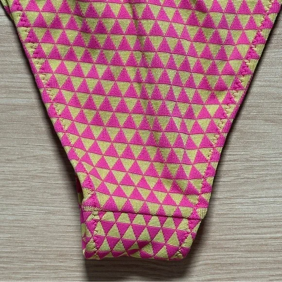 •Triangle Swimwear Cora bikini set in ursa - Picture 15 of 16